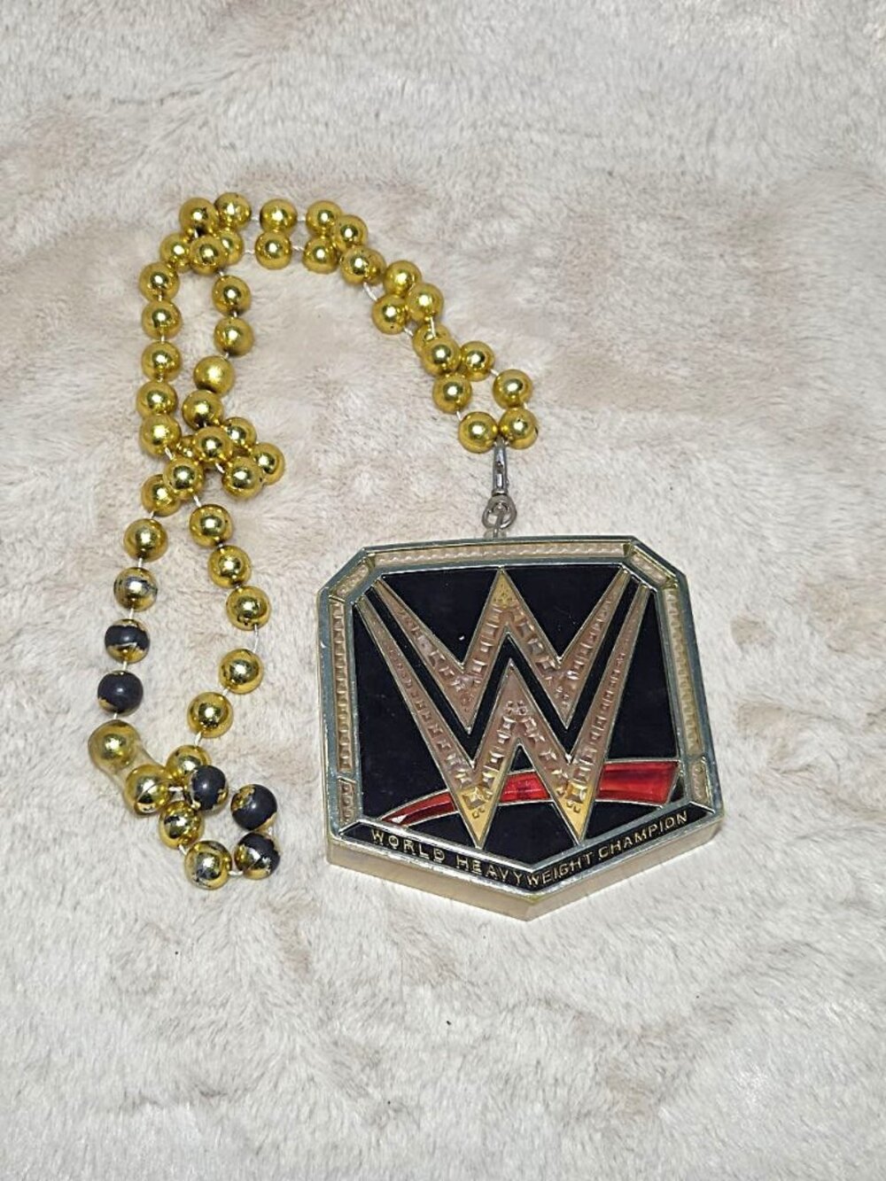 WWE Wrestling World Heavyweight Champion 2014 Necklace Light up Toys READ #B3